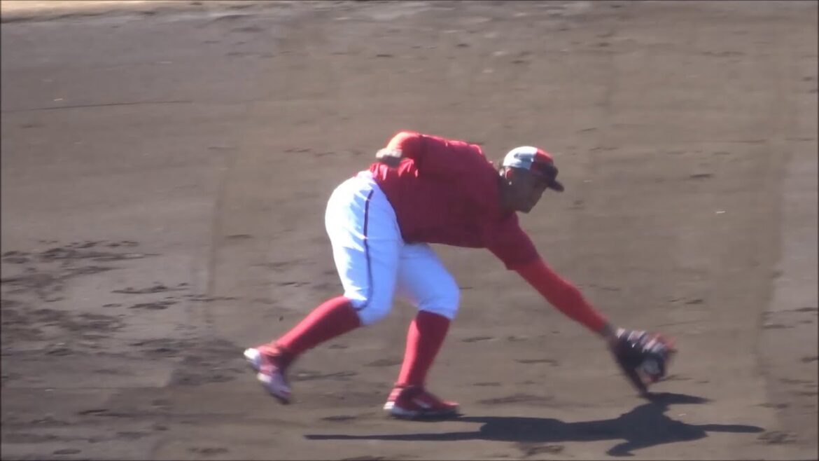 サード：M.ラミレス・佐々木泰　ショート：上本崇司・田中広輔、守備練習　～広島カープ春季日南キャンプ2025～