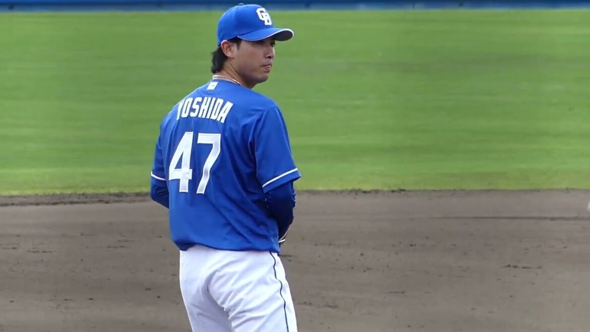2025年2月 横浜DeNA春季キャンプ・練習試合中日戦。中日・吉田 聖弥 投手の準備投球（ボールデッド中）