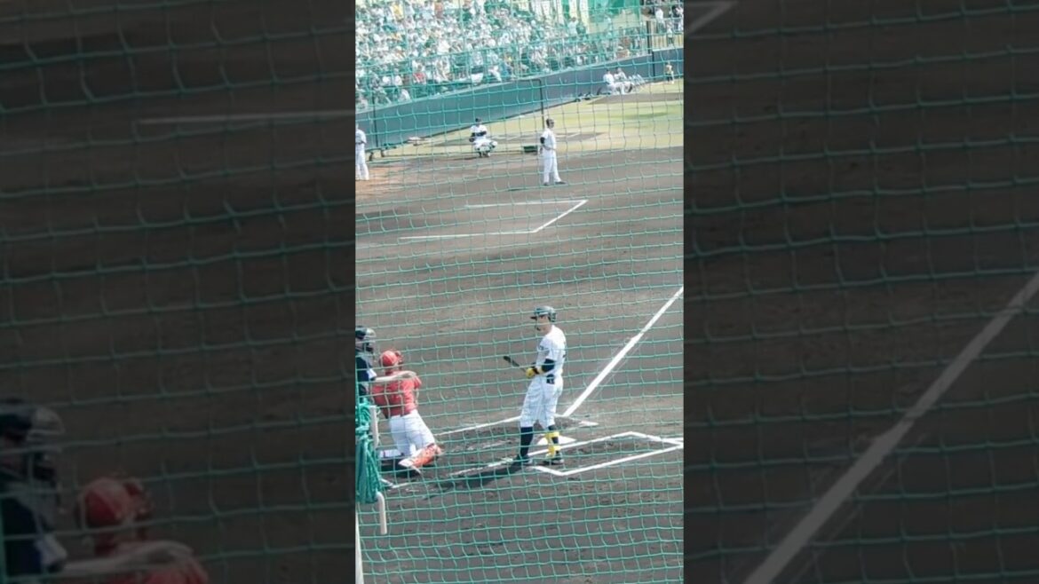 【気の毒】2週連続で高めのストライクを取られ思わずリアクションしてしまう佐藤輝明 判定に思わずスタンドもざわつく