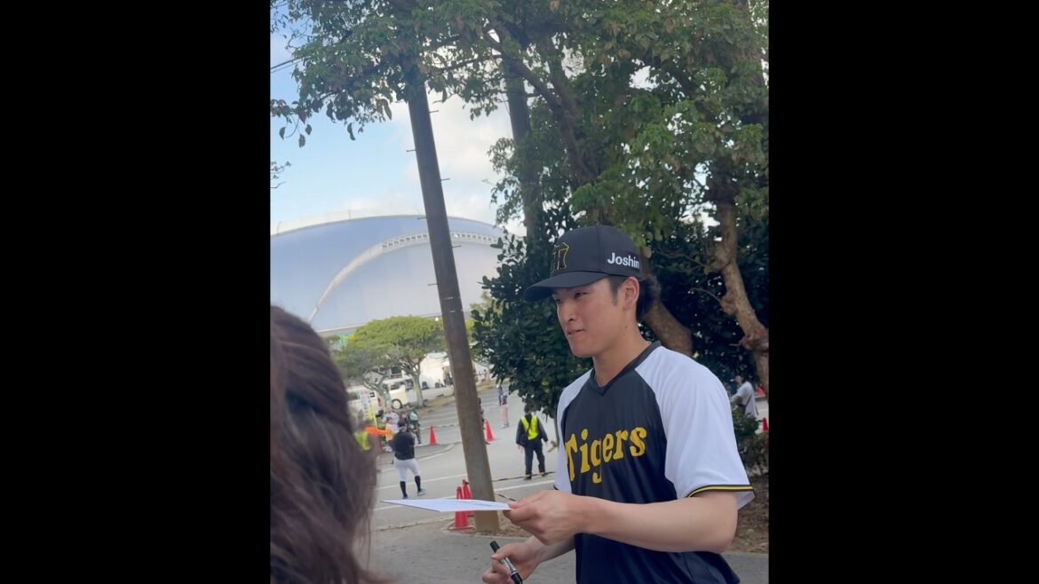 【神対応】高寺望夢 ファンの方と楽しく会話しながらサインに応じる