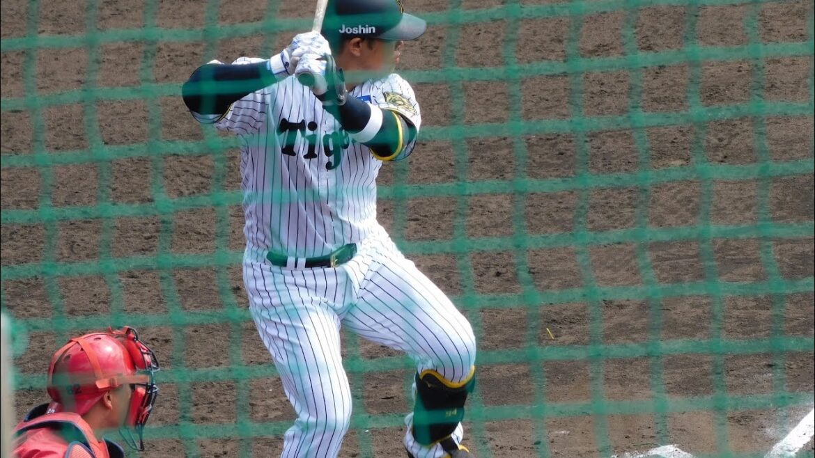 【流石の一振り】原口文仁 初打席でレフト戦へ痛烈な2塁打 残留を決めた男が幸先よくスタート