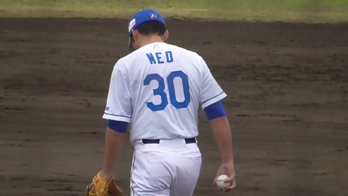 2025年2月 横浜DeNA春季キャンプ・練習試合 中日ファーム戦。根尾 昂 投手の準備投球（ボールデッド中）