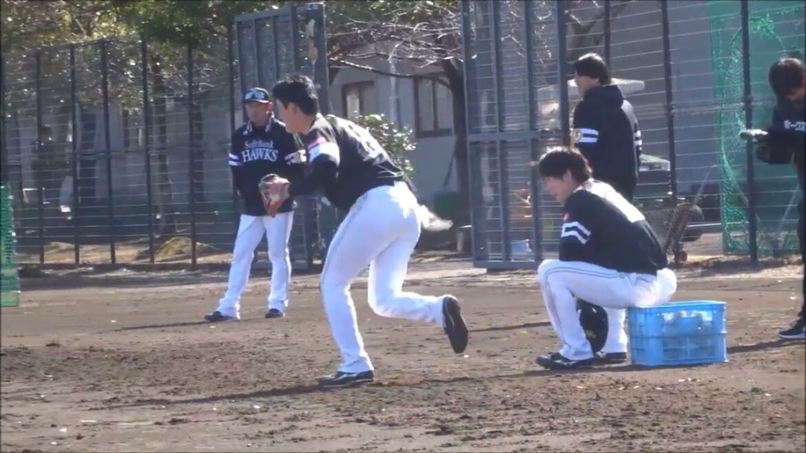 川口冬弥、田上奏大、大竹風雅投手、星野順治コーチによるトレーニングで産まれ立ての小鹿になってしまう