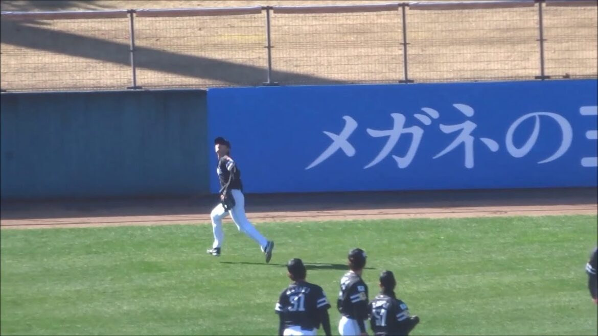 正木智也、緒方理貢、柳町達、佐藤航太、笹川吉康、川村友斗選手の外野守備練習 / SBホークス春季キャンプ2025