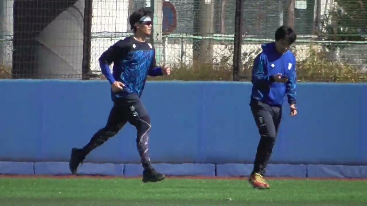 2025年2月 DOCK OF BAYSTARS YOKOSUKA 坂本 裕哉 投手のランニング練習風景