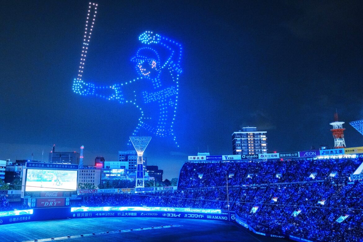 日本プロ野球過去最大の500機ドローンショー！横浜DeNAベイスターズ主催『STAR☆NIGHT DRONE LIGHT SHOW』で、ハマスタの夜空に選手たちの勇姿が出現しファン歓喜 | 株式会社ドローンショー・ジャパンのプレスリリース