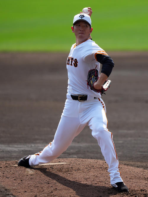 【巨人】戸郷翔征がうらやむ後輩投手は「150出ていた。すごい質のいい真っすぐ」/一問一答 – プロ野球 – ニッカンスポーツ ライブBPで投球する巨人戸郷(撮影・横山健太)