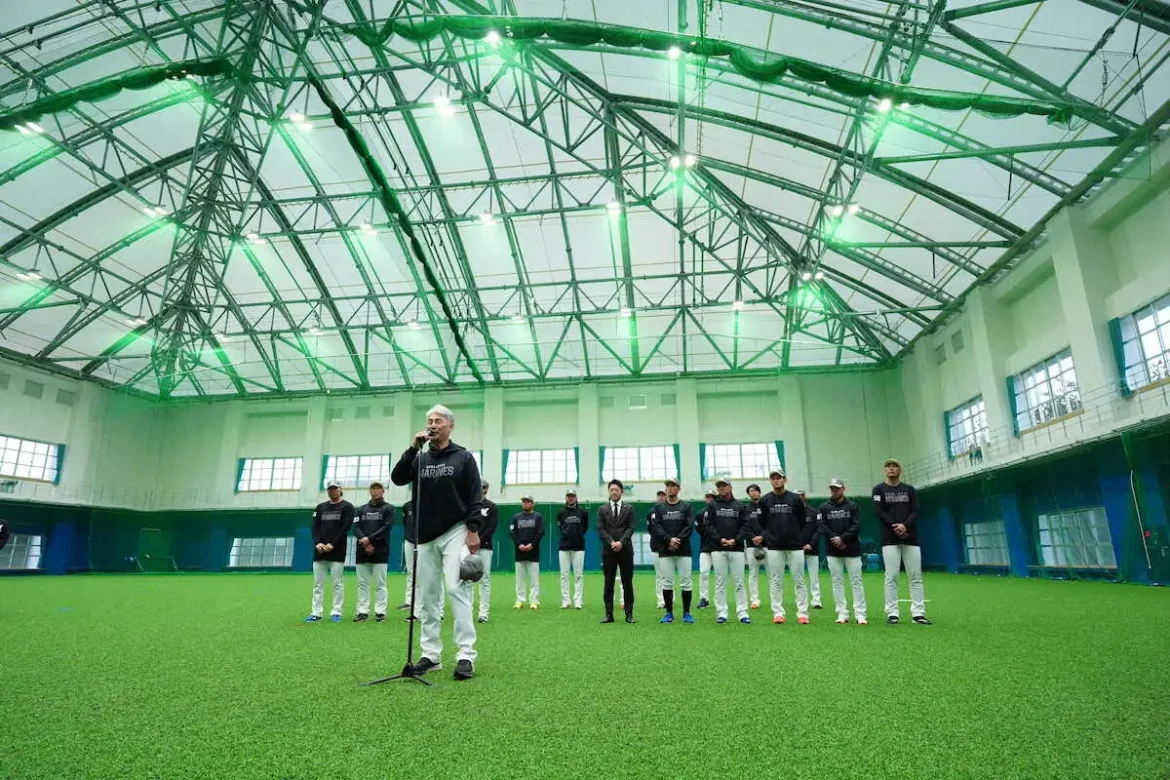 ロッテ・吉井理人監督　糸満市の室内練習場新設に感謝「素晴らしい室内練習場」― スポニチ Sponichi Annex 野球