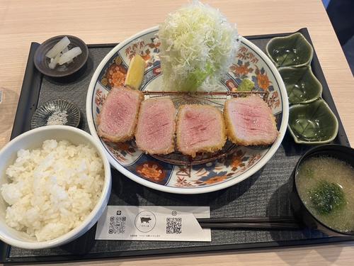 「とんかつ四十三番」自慢の「シャトーブリアン御膳」