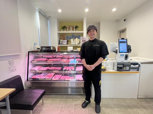 精肉店を営む元ソフトバンクの江川智晃さん