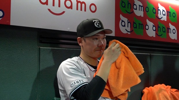 『GIANTS THE MOVIE ~頂点への挑戦~』より、坂本勇人選手が男泣きする場面写真 (C)YOMIURI GIANTS
