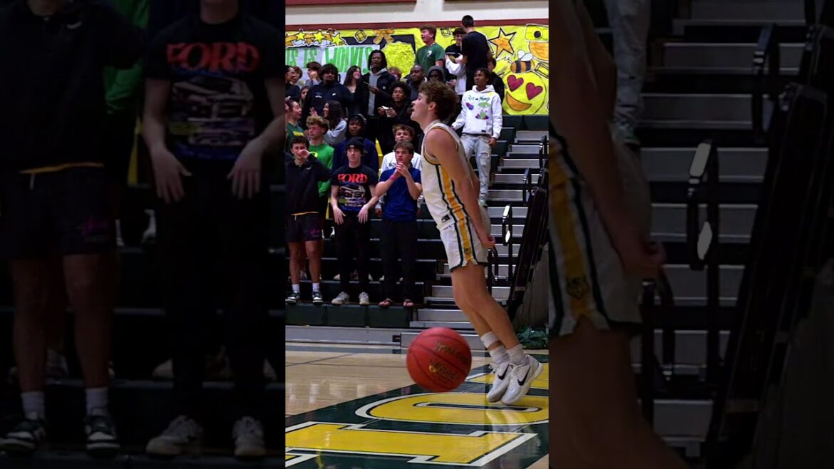 6' 3" Elliot Conley throws down one handed dunk