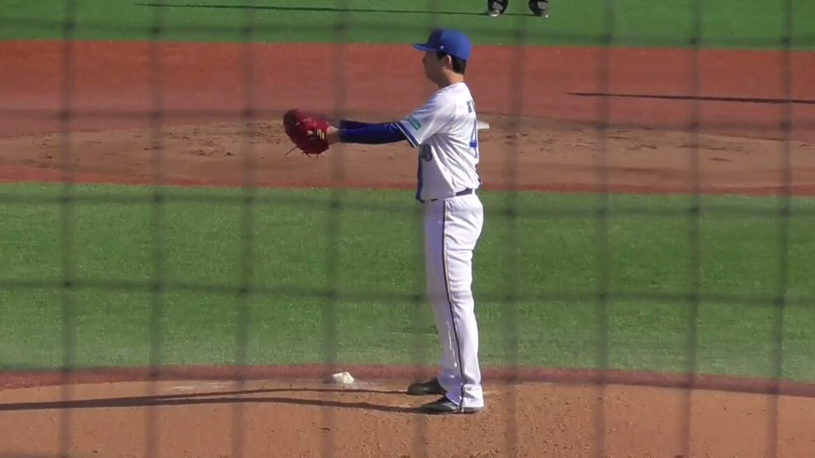 2025年3月 春季教育リーグ・東北楽天戦 京山 将弥 投手の準備投球（ボールデッド中）