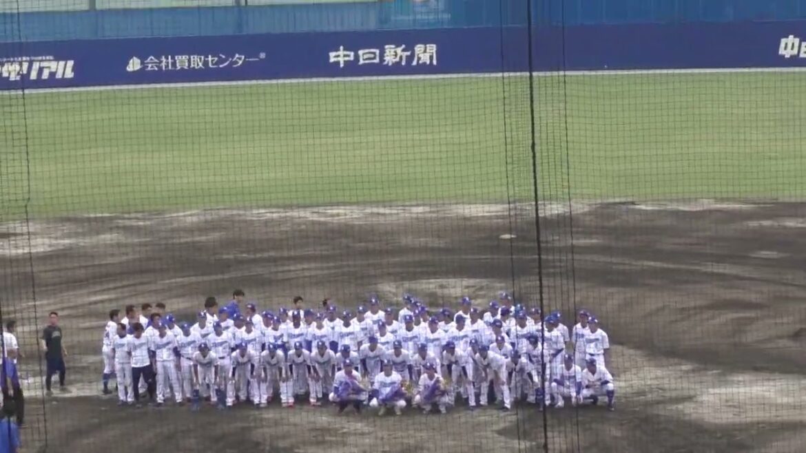 #中日ドラゴンズ　2024ファーム最終戦　引退する3選手を中心に記念撮影