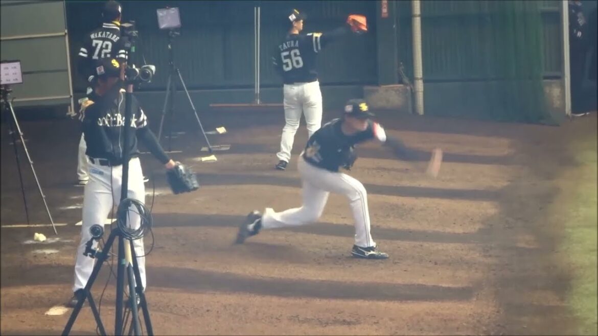 ホークス：村田賢一、前田純、田浦文丸選手のブルペンでの投球