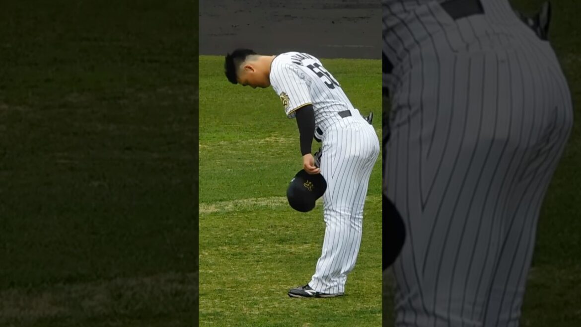 逆方向へホームランを放ちファンの歓声に応える前川右京 逆方向へホームランを放ちファンの歓声に応える前川右京