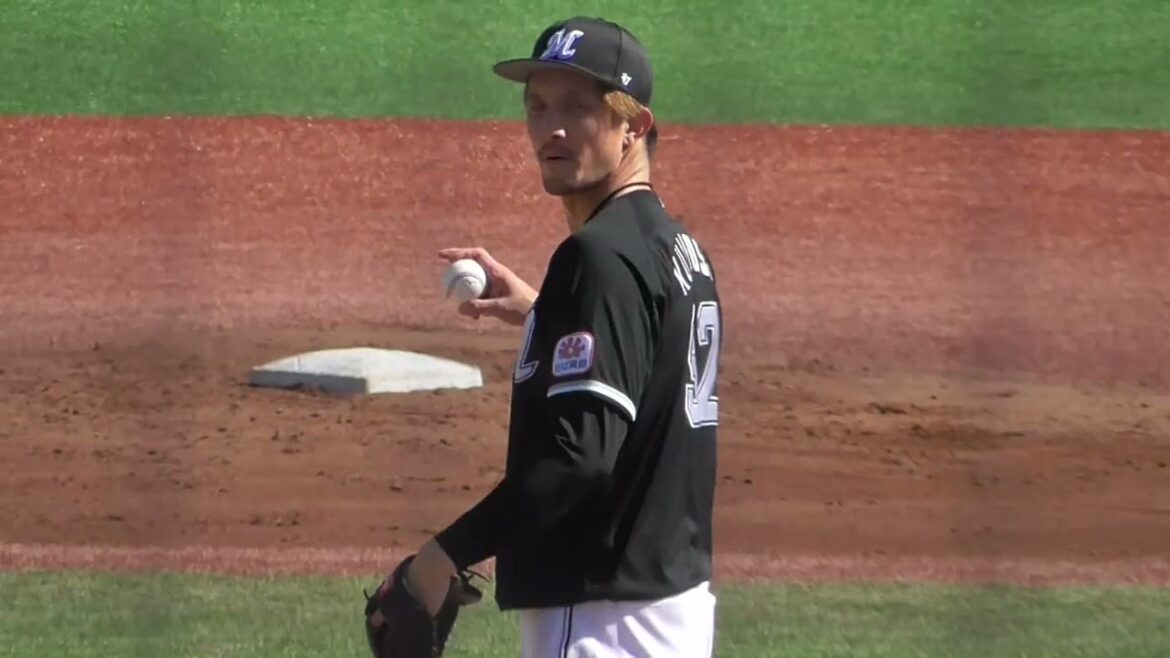 2025年3月 春季教育リーグ・千葉ロッテ 国吉 佑樹 投手の準備投球（ボールデッド中）