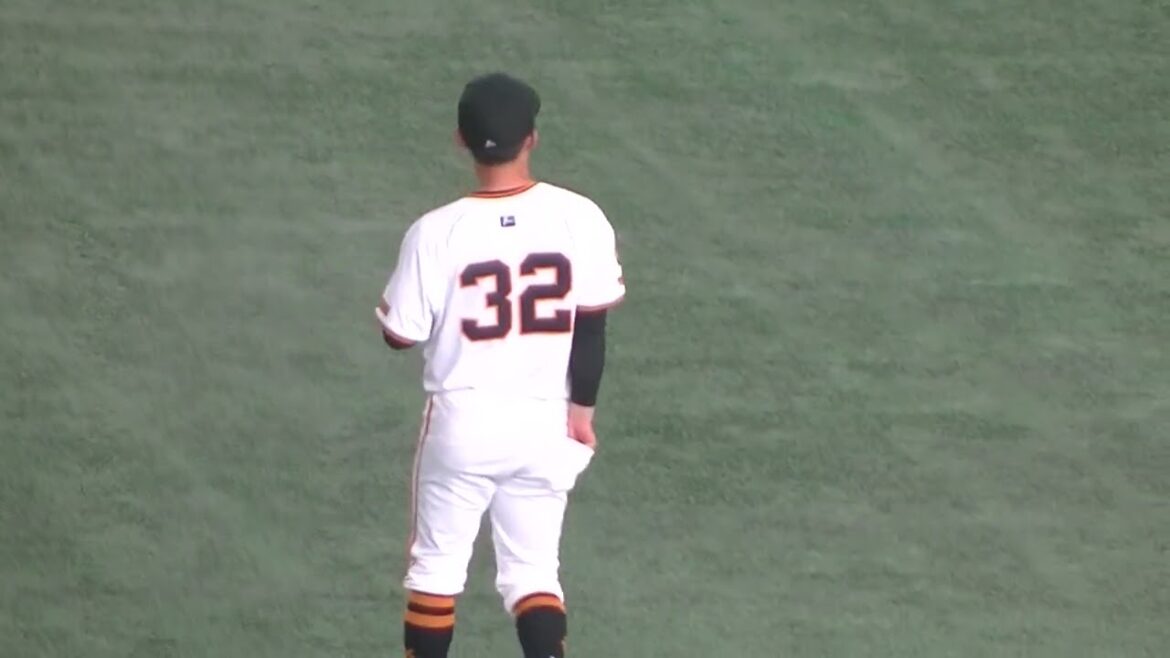 サードの守備につく巨人ルーキー浦田俊輔【読売ジャイアンツ対 ヤクルトスワローズ 2025年3月2日】