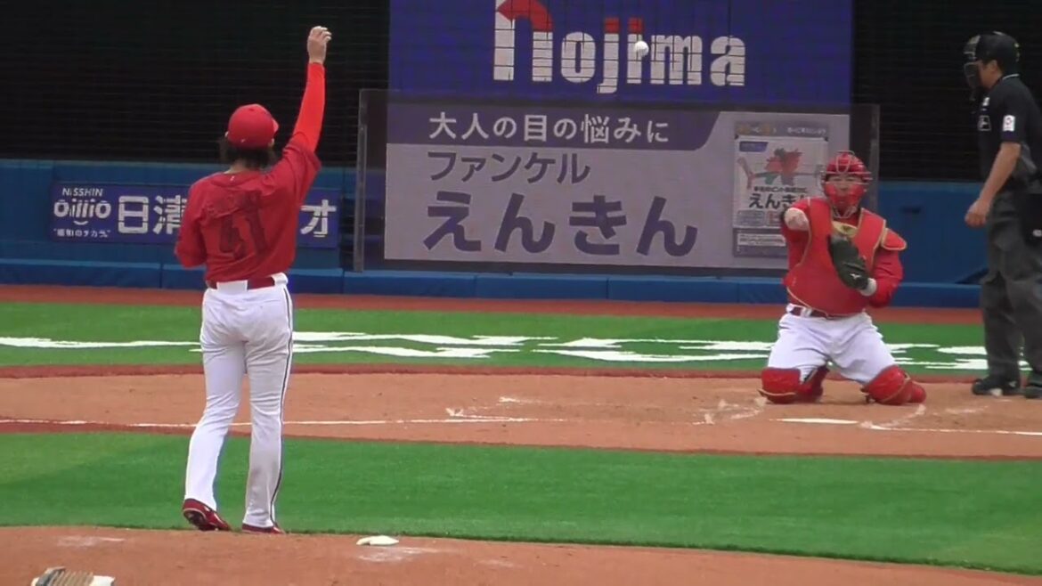 2025年3月 オープン戦・広島東洋 鈴木 健矢 投手の準備投球（ボールデッド中