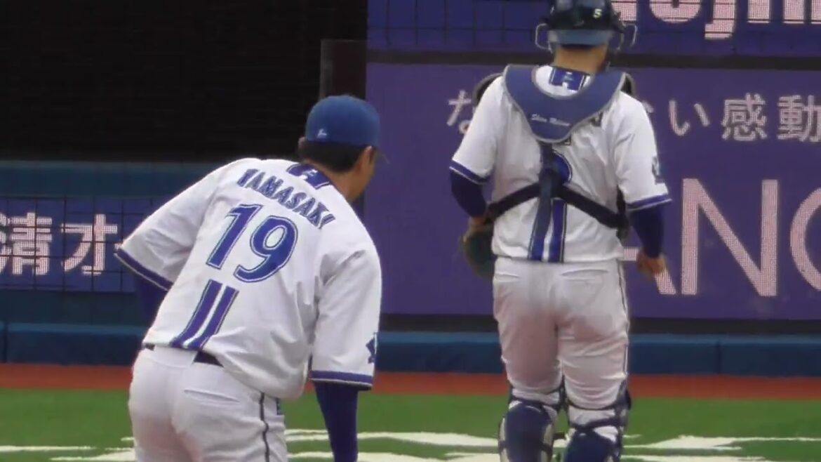 2025年3月 オープン戦・広島東洋戦。 山﨑 康晃 投手の入場＆準備投球（ボールデッド中