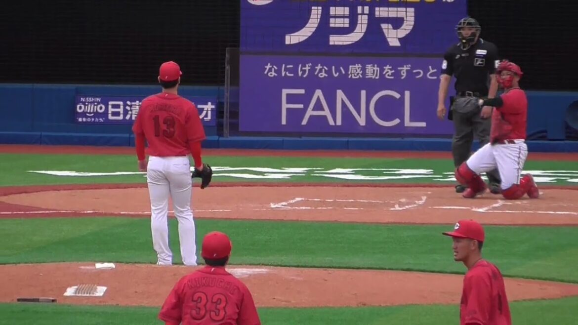 2025年3月 オープン戦・広島東洋 森浦 大輔 投手の準備投球（ボールデッド中