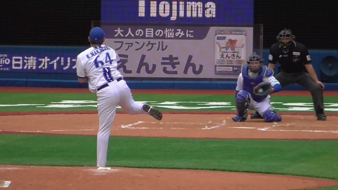 2025年3月 オープン戦・広島東洋戦。 中川 虎大 投手の準備投球（ボールデッド中