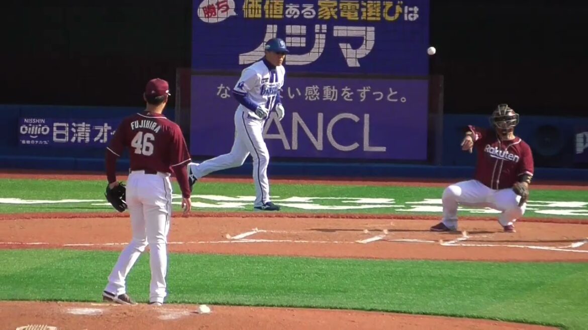 2025年3月 オープン戦 東北楽天・藤平 尚真 投手の準備投球（ボールデッド中）