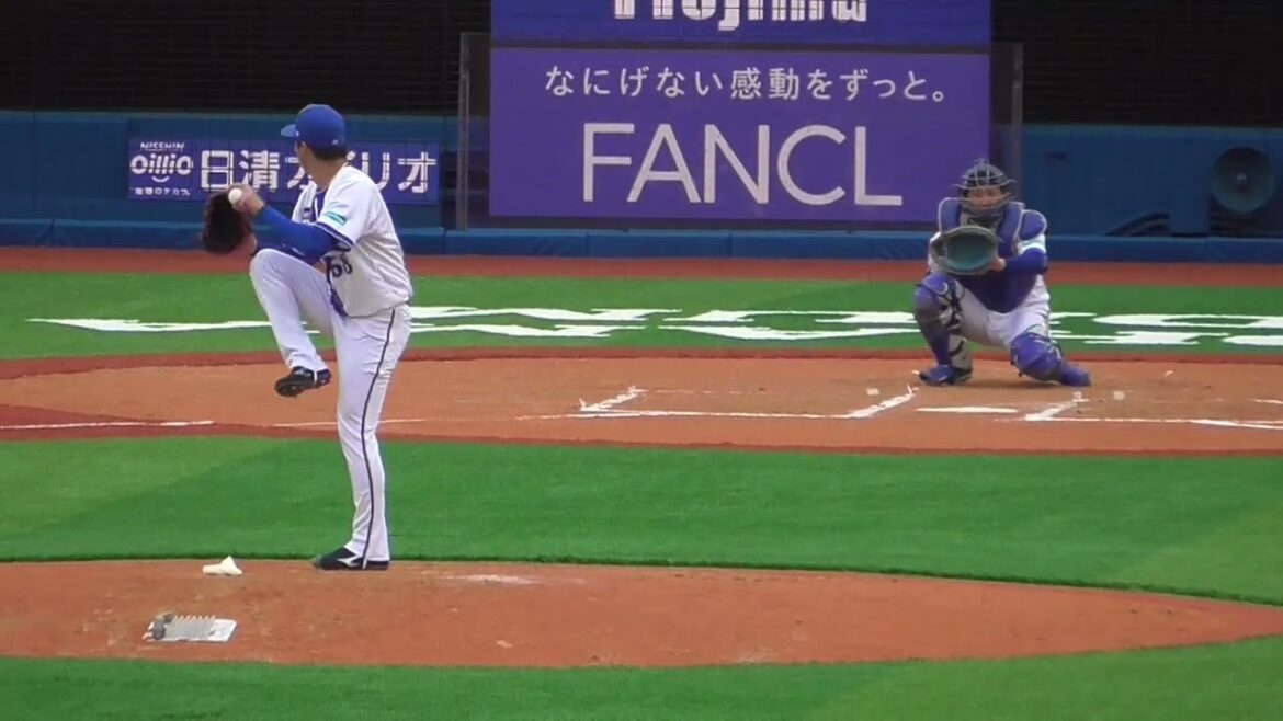 2025年3月 オープン戦・千葉ロッテ戦 岩田 将貴 投手の準備投球（ボールデッド中）