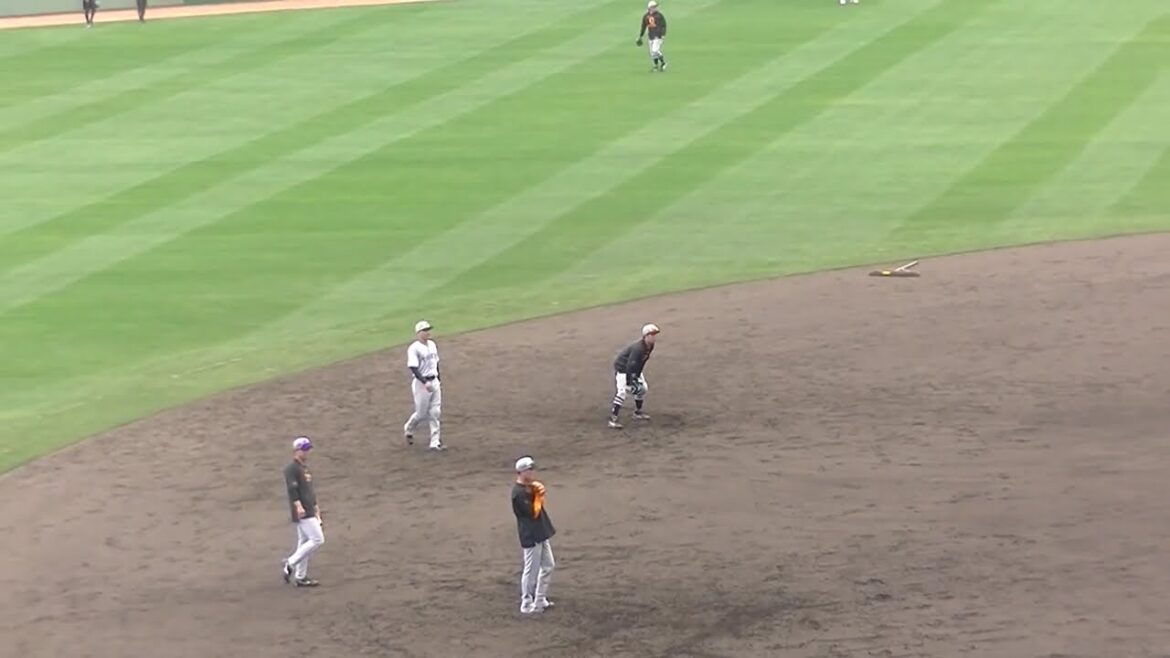 坂本勇人や中山礼都 門脇誠などの一塁送球（読売ジャイアンツ那覇キャンプ 2025年2月20日）