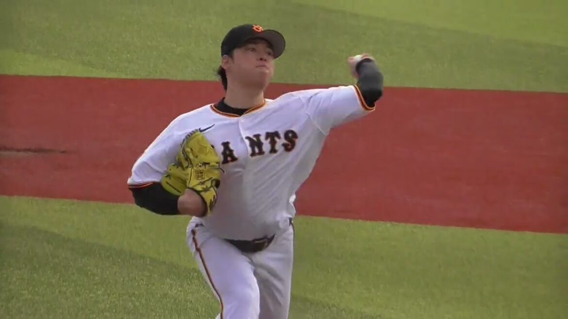 2025年3月 春季教育リーグ 巨人・ 高梨 雄平 投手の準備投球（ボールデッド中）