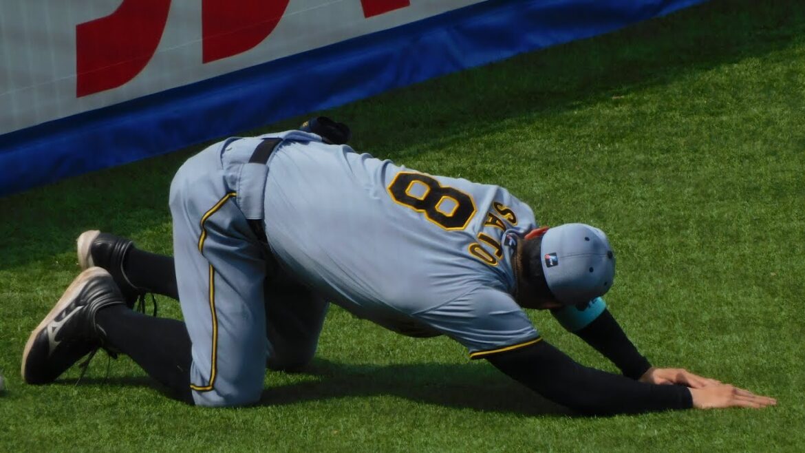 【ストレッチ】試合直前 入念にストレッチを行う佐藤輝明