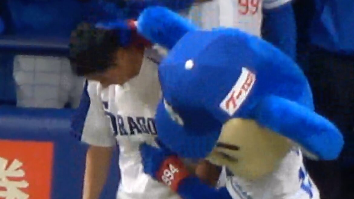 ドアラ　チェン・ウェインさんの頭を下げさせる　中日ドラゴンズVS埼玉西武ライオンズ　2025/03/16