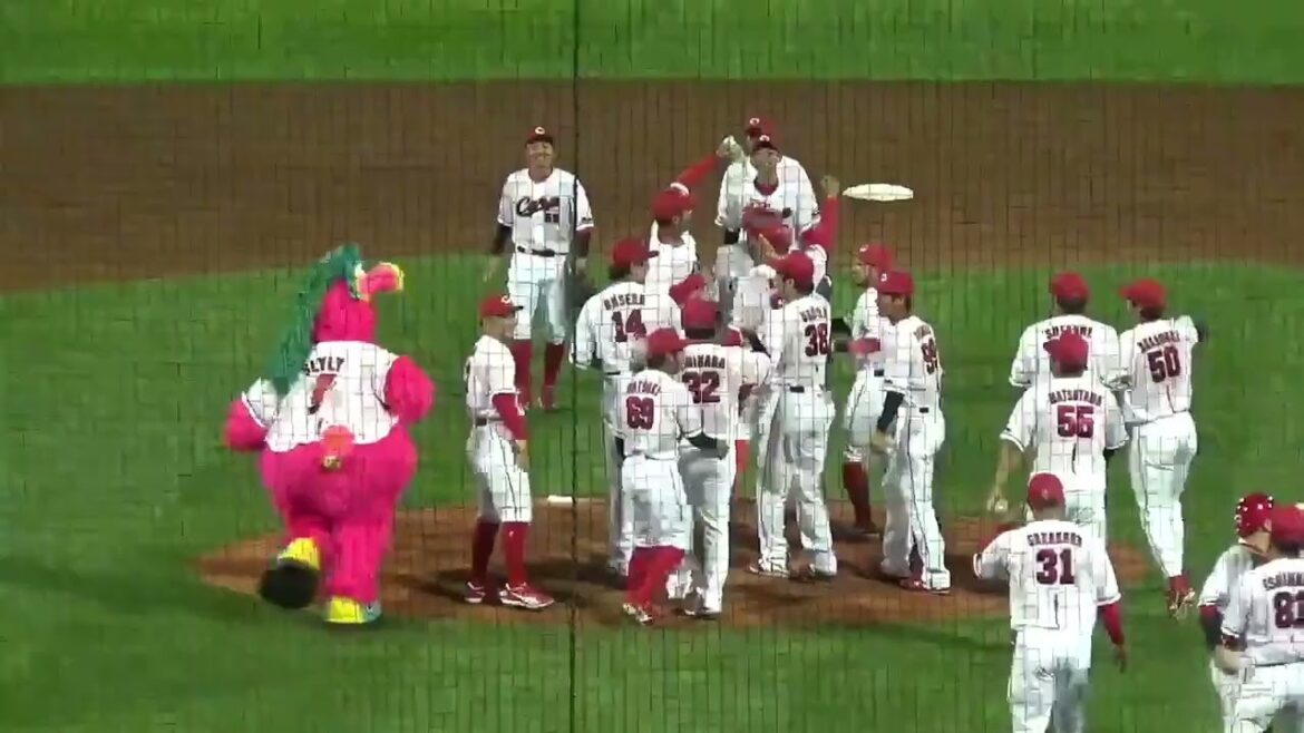 大瀬良大地ノーヒットノーラン達成の瞬間　現地映像　広島東洋カープ　菊池涼介の飛び蹴り