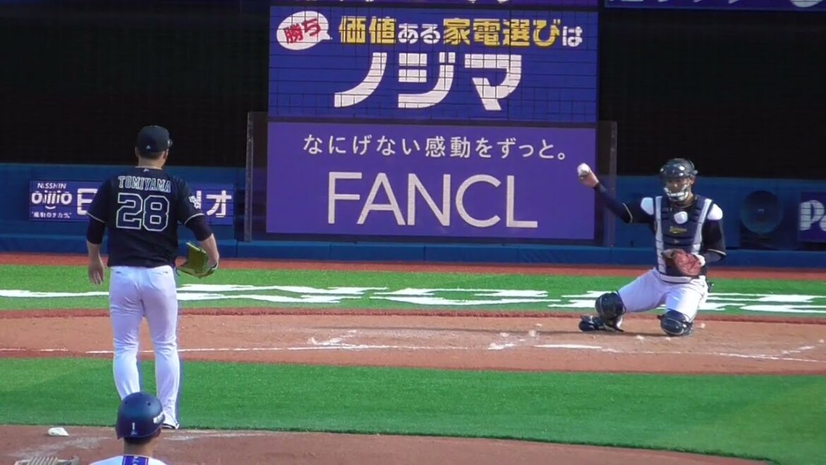 2025年3月18日 オープン戦 横浜DeNA－オリックス 富山 凌雅 投手の入場＆準備投球（ボールデッド中）