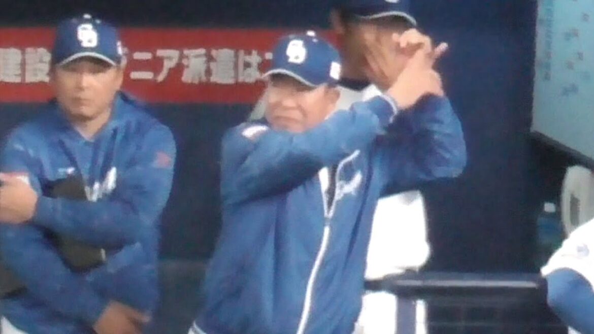 ケガ離脱中 福永裕基の登場曲で打席に入る髙橋宏斗をマネする井上監督　中日ドラゴンズVS東北楽天ゴールデンイーグルス　2025/03/22