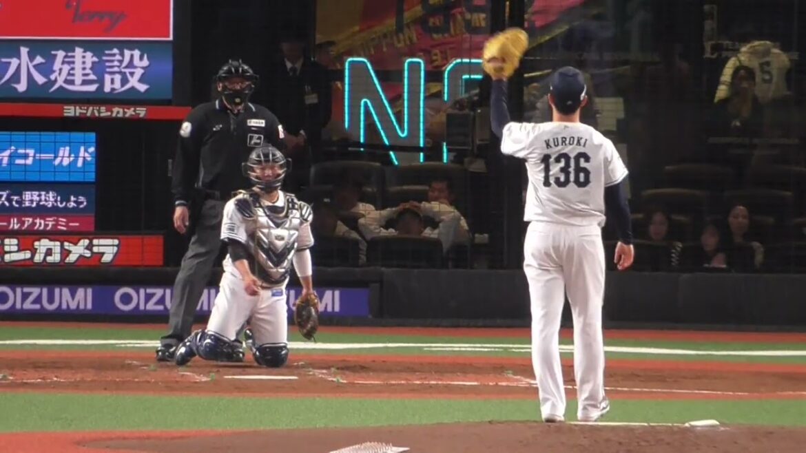 2025年3月 オープン戦・埼玉西武 黒木 優太 投手の準備投球（ボールデッド中）