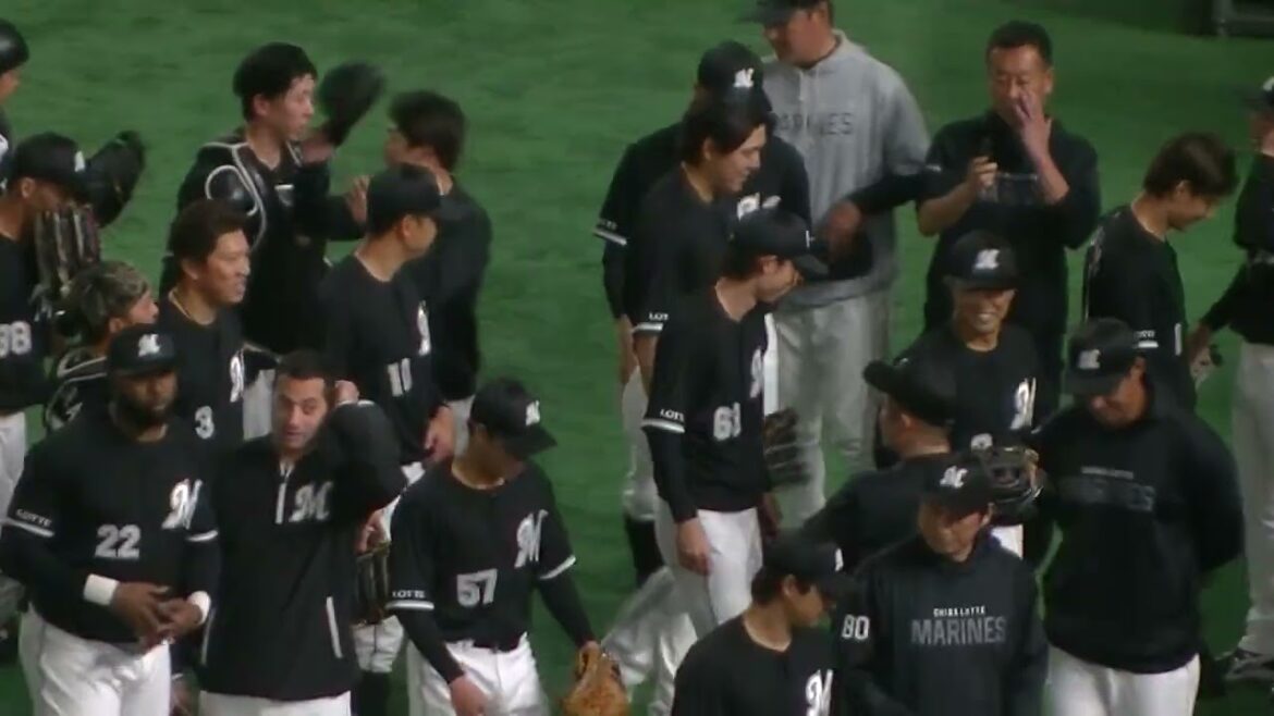 円陣！マリーンズ和田康士郎が中心＜読売ジャイアンツ 対 千葉ロッテマリーンズ 2025年3月21日＞