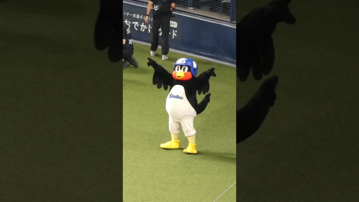 つば九郎 先生　#東京ヤクルトスワローズ 先発メンバー発表時のリアクション  #shorts