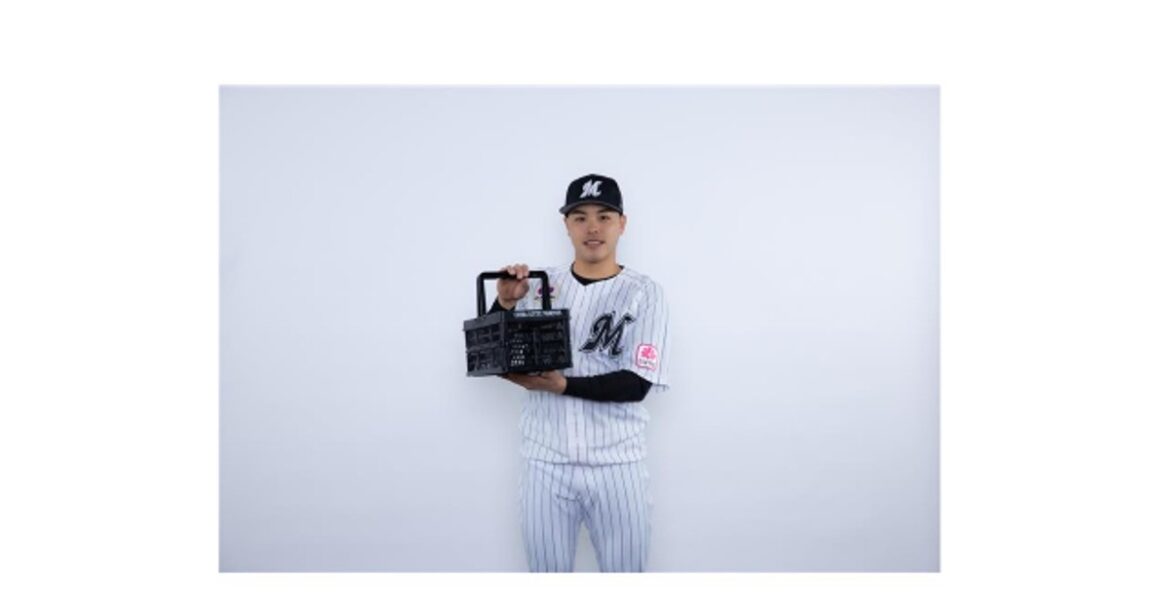 ORICON NEWS:千葉ロッテ、限定アイテム付チケット発売 小川龍成「いっぱい食べて熱い声援をお願いします」 | 毎日新聞 ORICON NEWS:千葉ロッテ、限定アイテム付チケット発売 小川龍成「いっぱい食べて熱い声援をお願いします」 | 毎日新聞