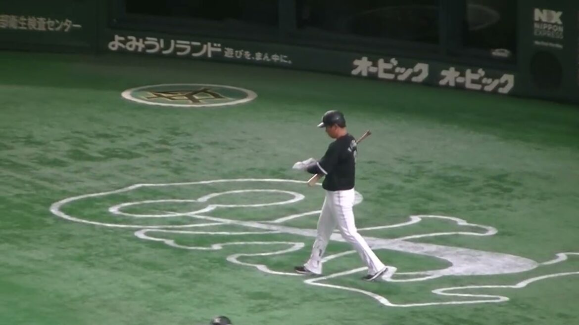 角中勝也のバッターサークルから打席へ向かう姿＜読売ジャイアンツ 対 千葉ロッテマリーンズ 2025年3月21日＞