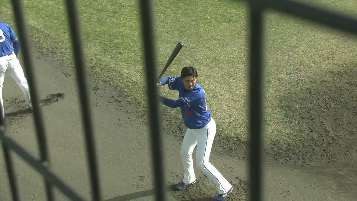 中日ドラゴンズ 中村奈一輝選手が 試合後奇声？をあげながら楽しそうに素振りする 福田永将コーチの指導する姿・尾田剛樹選手と会話する様子も 2025/3/25 ちゅーるスタジアム