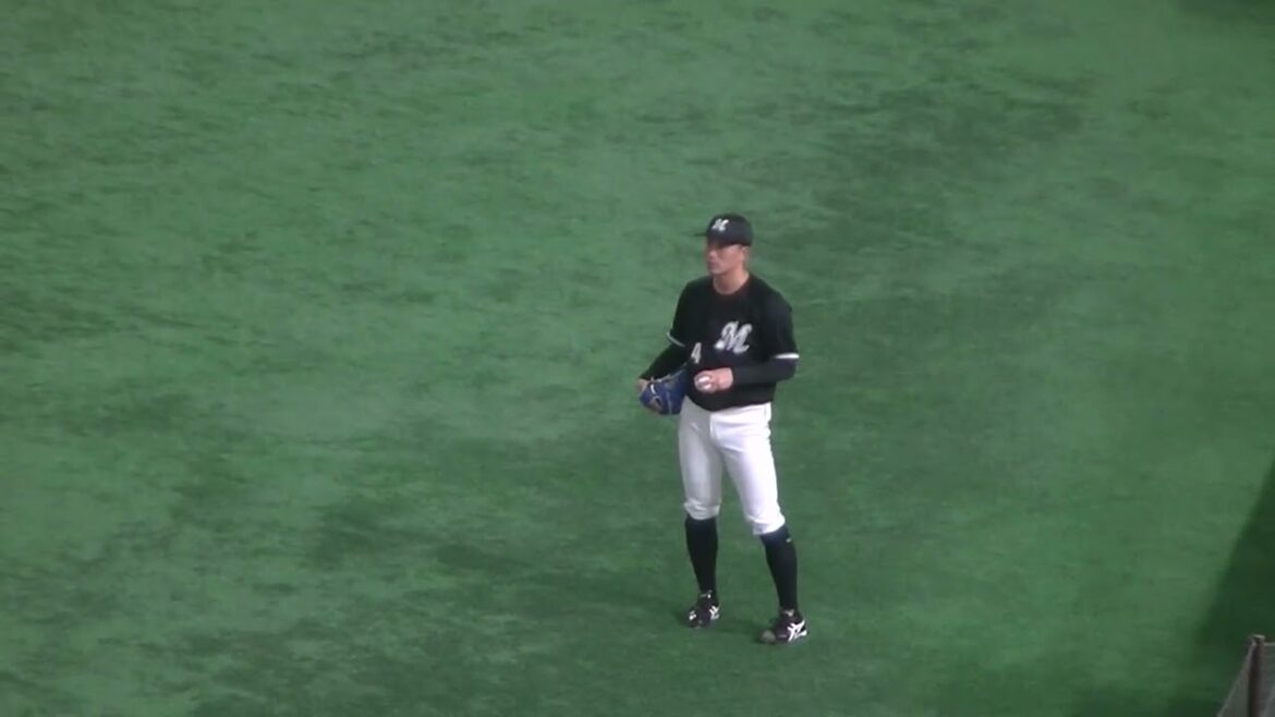 小島和哉イニング間のキャッチボール＜読売ジャイアンツ 対 千葉ロッテマリーンズ 2025年3月21日＞