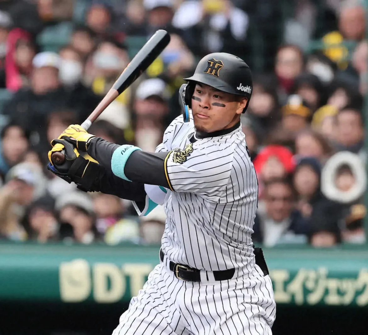 鮮やか！阪神・佐藤輝が1死満塁から2点二塁打、ベース上で自ら拍手― スポニチ Sponichi Annex 野球
