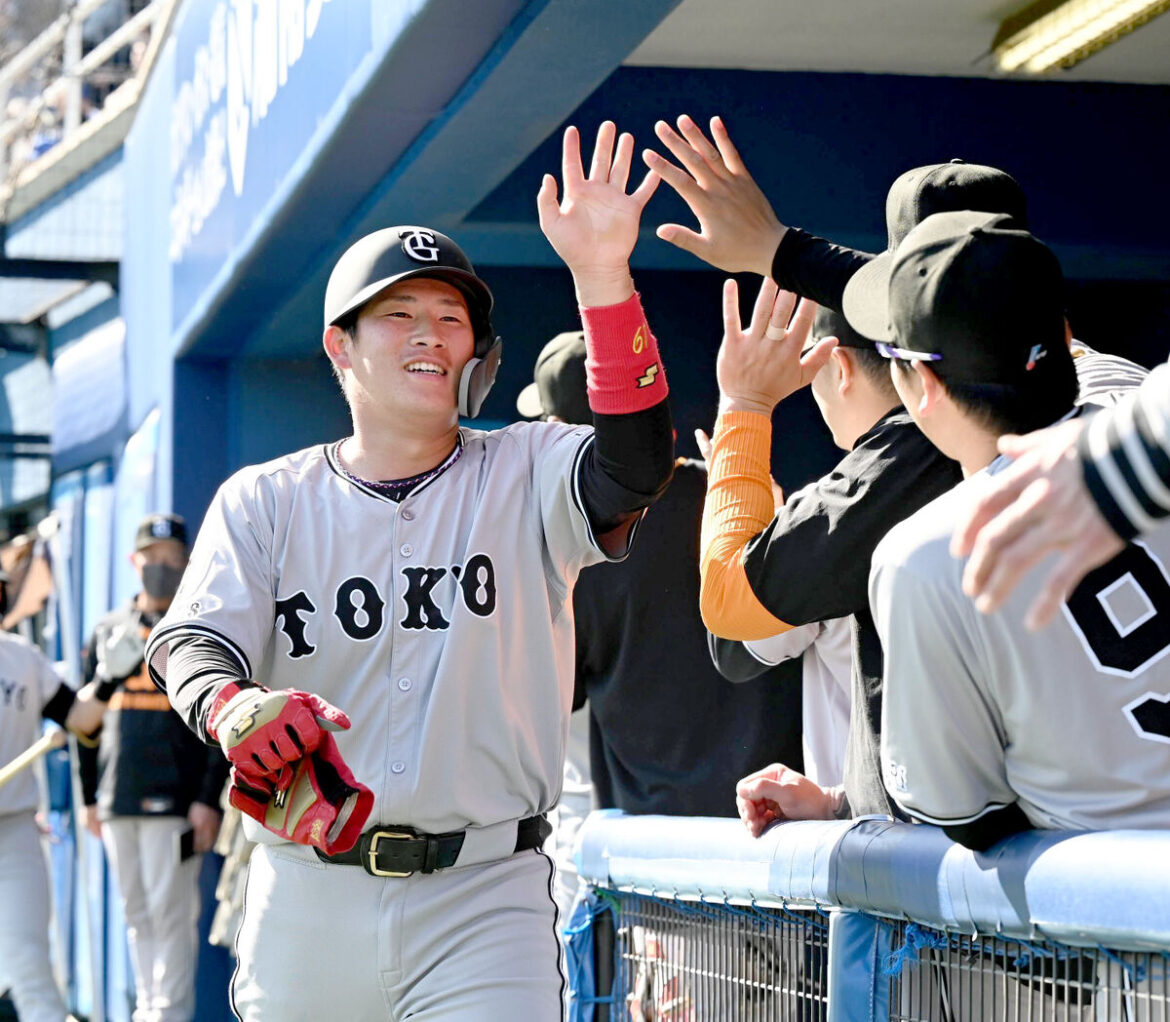 ５回無死二、三塁、萩尾匡也の犠飛で三塁走者・増田陸（カメラ・竹松　明季）