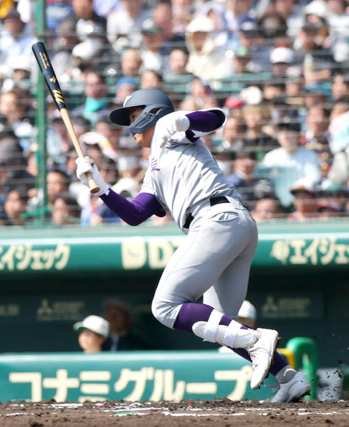 【甲子園データ】父が元巨人古城茂幸さんの花巻東・大翔、1年夏と2年春連続4番は清原ら過去4人 – センバツ : 日刊スポーツ 花巻東対二松学舎大付 2回表花巻東無死、古城は中前打を放つ(撮影・上山淳一)