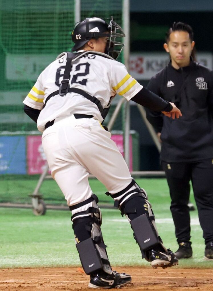 開幕マスク「自分はいける」 ソフトバンク海野隆司が全体練習に復帰 14日に右脚負傷…小久保監督「あとは守れるか」：「おっ！」でつながる地元密着のスポーツ応援メディア 西スポWEB OTTO! - 西日本新聞me