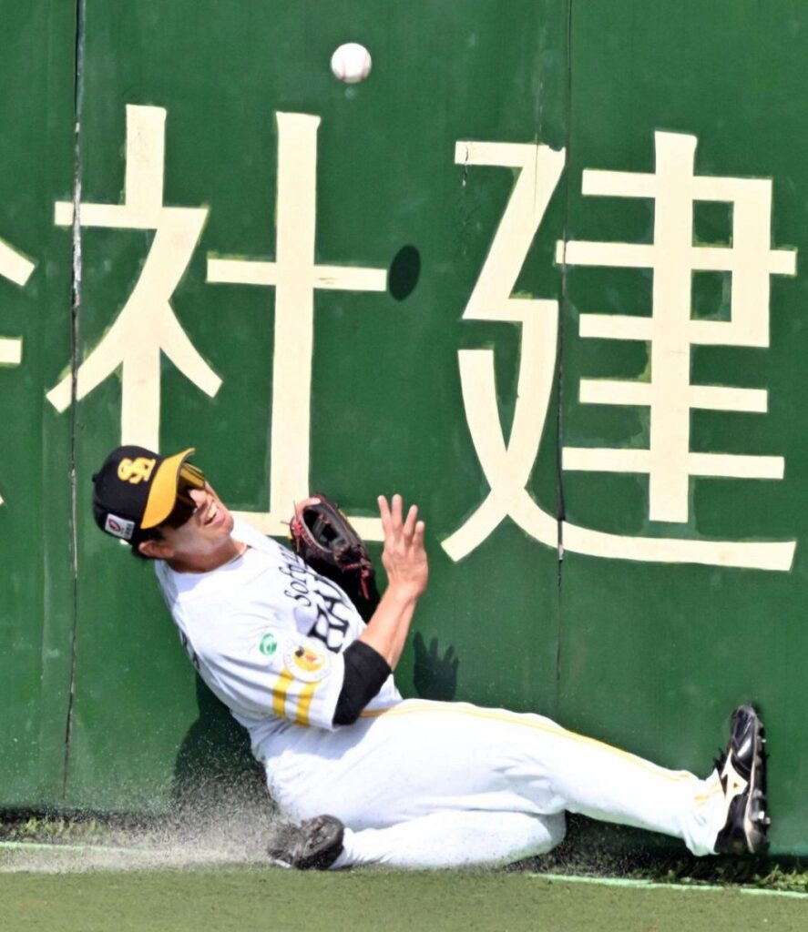 「はっきりとは言えない」前日負傷交代のソフトバンク栗原陵矢 通常通り球場入りも室内練習で様子見：「おっ！」でつながる地元密着のスポーツ応援メディア 西スポWEB OTTO! - 西日本新聞me