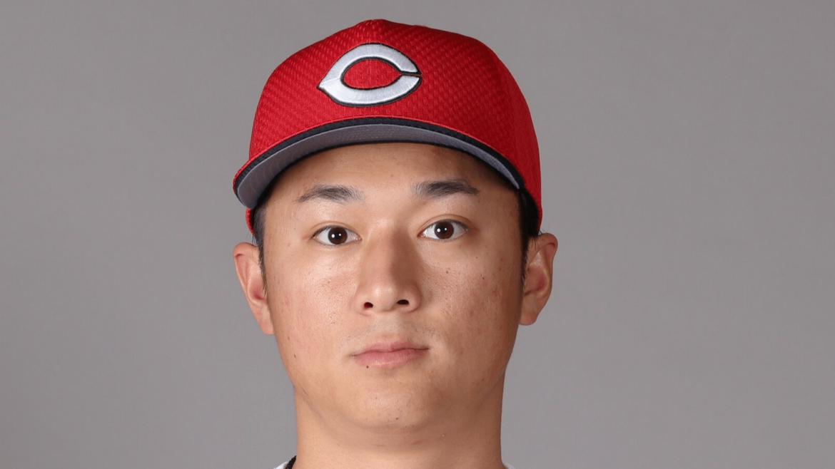 佐々木泰が左太もも裏痛め交代 新井貴浩監督「ちょっとぴりっときたということだった」＜オープン戦＞3月5日DeNA戦 - 中国新聞デジタル