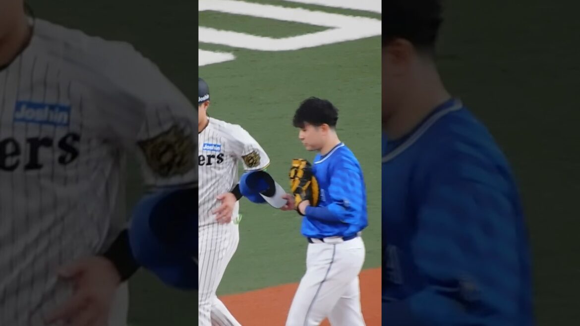 【すみません...】死球を受けた木浪聖也に帽子をとって謝る佐野恵太