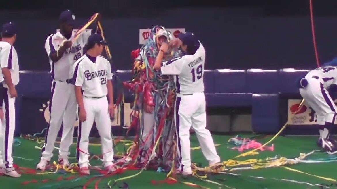 【チェン・ウェイン引退アーカイブ】派手なヘドラがいる！思っていたら紙テープをまとったチェンだった　2011年最終戦